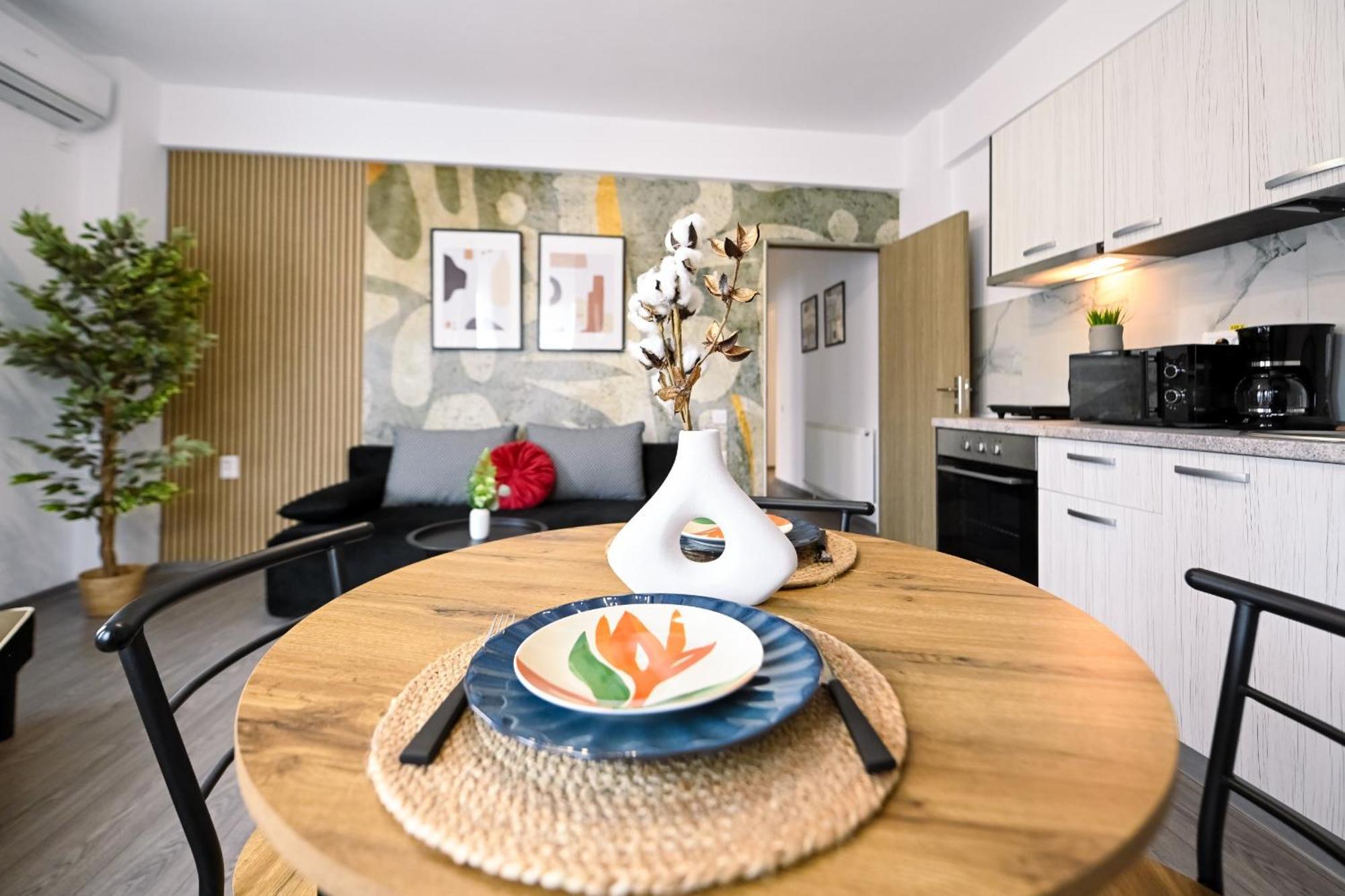 Old Town Charm - Modern & Comfortable Accommodation In The Heart Of The City Bucureşti Exterior foto