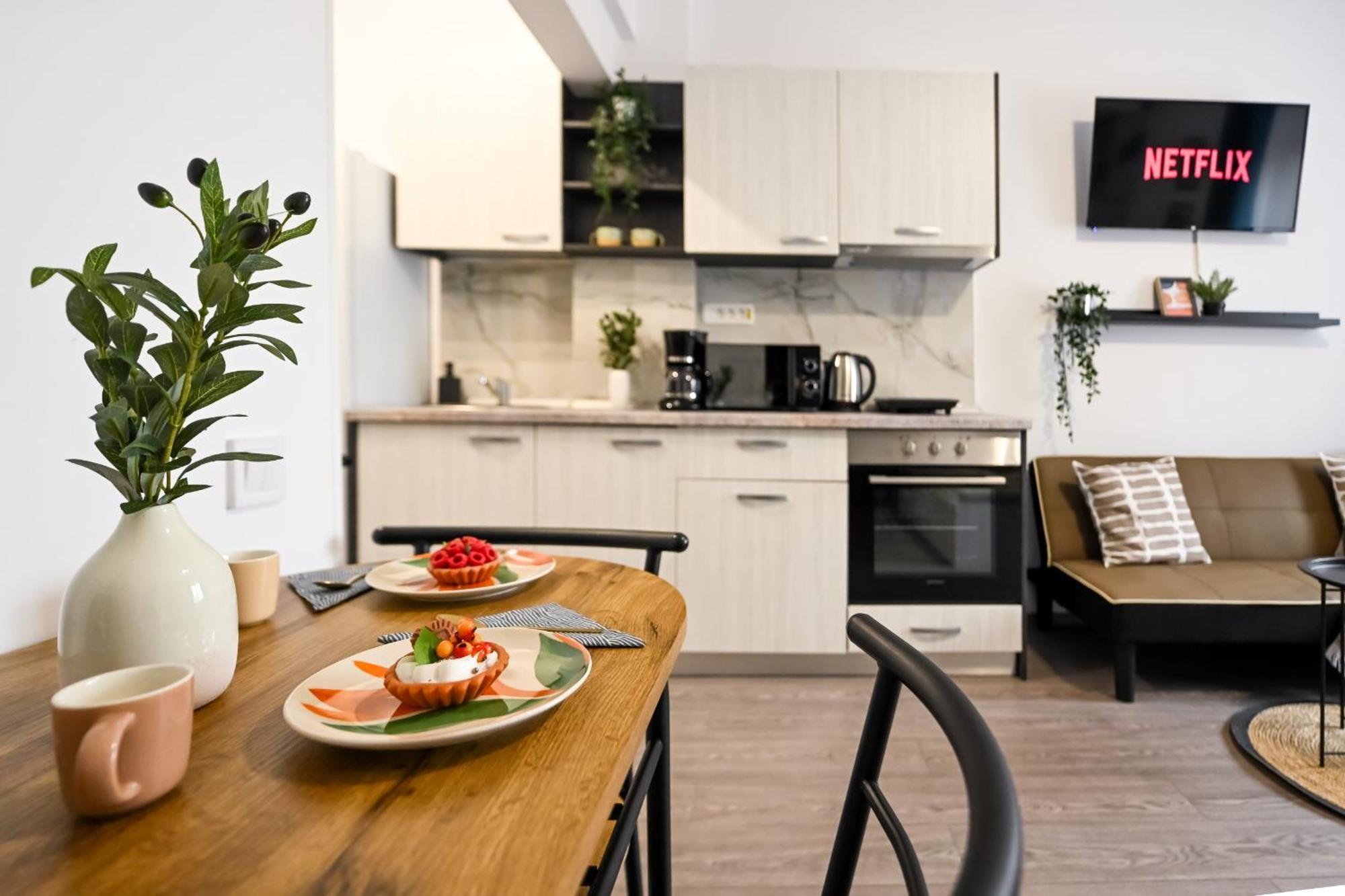 Old Town Charm - Modern & Comfortable Accommodation In The Heart Of The City Bucureşti Exterior foto